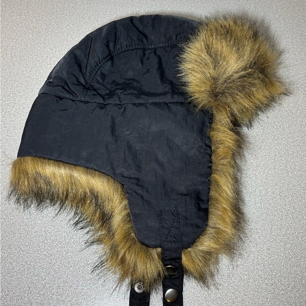 GAP Black Hat with Brown Faux Fur Trim